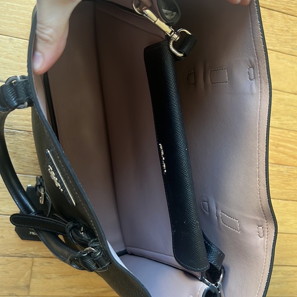 Prada Medium Saffiano Tote - Picture 2 of 5